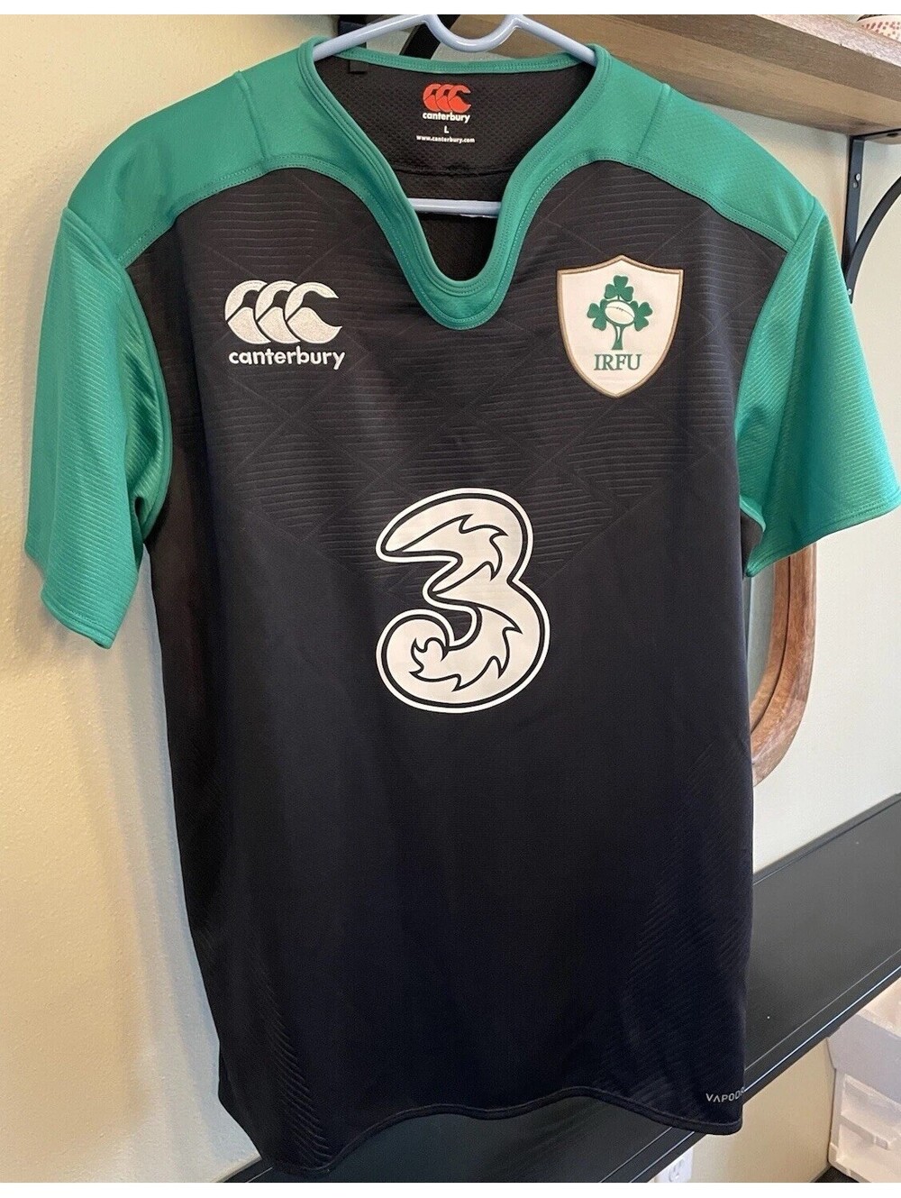 IRELAND RUGBY JERSEY IRFU RUGBY SHIRT BLACK SIZE M CANTERBURY